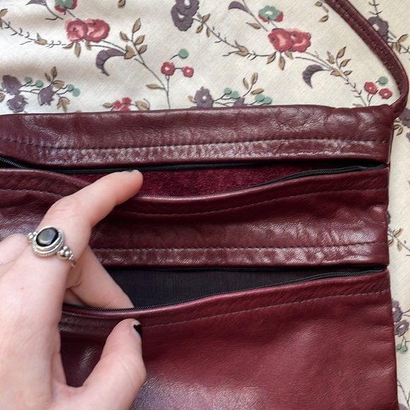 Vintage Maroon Leather Cross Body Purse - Picture 2 of 5